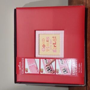 Girlfriends instant scrapbook, by hallmark, nib